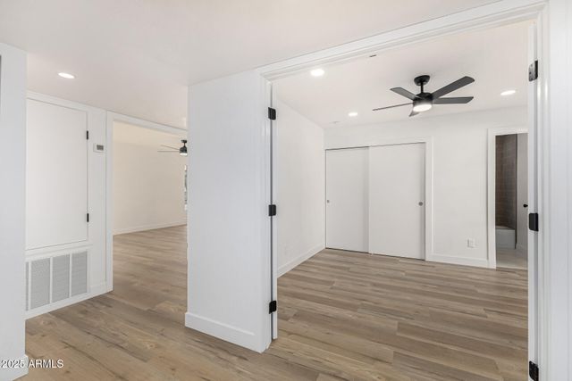 5207 N 24TH Street 201, Phoenix, AZ 85016