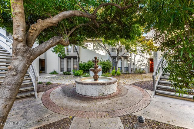 5207 N 24TH Street 201, Phoenix, AZ 85016