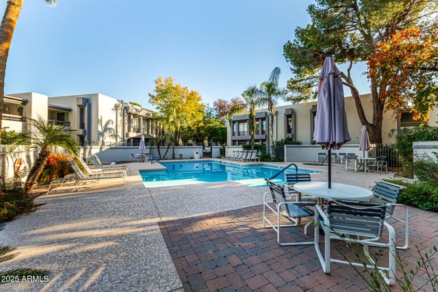 5207 N 24TH Street 201, Phoenix, AZ 85016