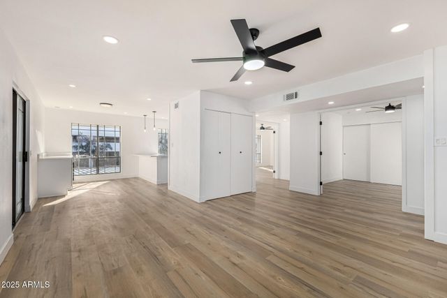 5207 N 24TH Street 201, Phoenix, AZ 85016