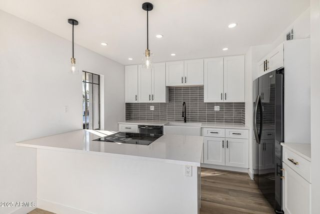 5207 N 24TH Street 201, Phoenix, AZ 85016