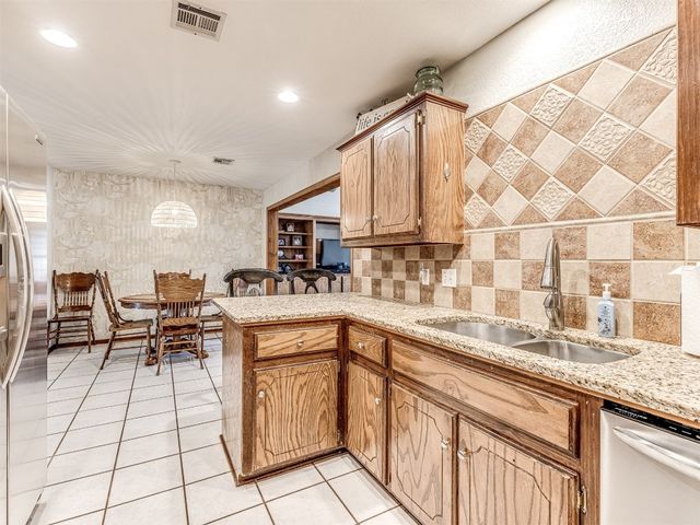 933 Luglena Lane, Purcell, OK 73080