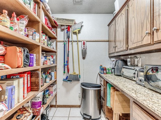933 Luglena Lane, Purcell, OK 73080