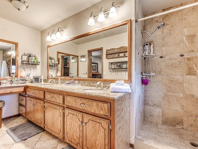 933 Luglena Lane, Purcell, OK 73080