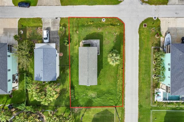 4038 Panola Drive, Galveston, TX 77554