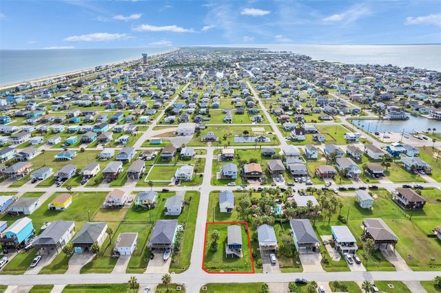 4038 Panola Drive, Galveston, TX 77554