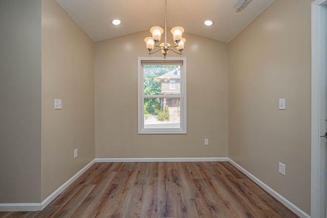 407 EPPERSON ST, Moberly, MO 65270