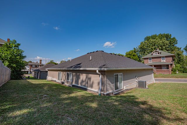 407 EPPERSON ST, Moberly, MO 65270