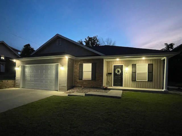 407 EPPERSON ST, Moberly, MO 65270