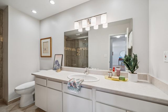 85 Vernon St 208, Oakland, CA 94610