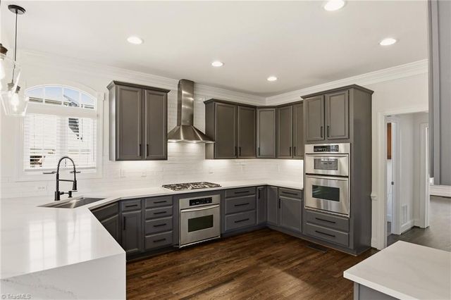 5522 Garden Park Lane, Winston-salem, NC 27106