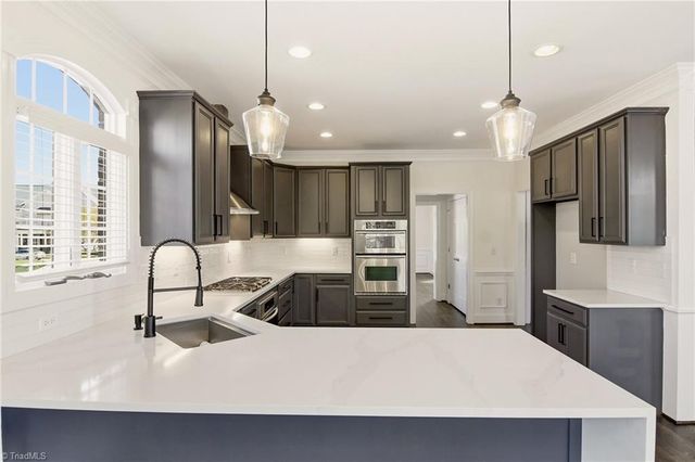 5522 Garden Park Lane, Winston-salem, NC 27106