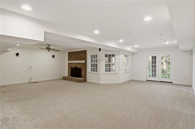 5522 Garden Park Lane, Winston-salem, NC 27106