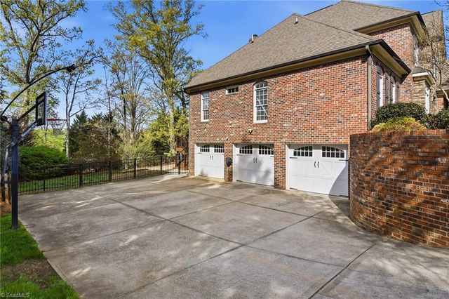 5522 Garden Park Lane, Winston-salem, NC 27106