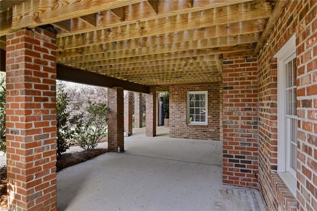 5522 Garden Park Lane, Winston-salem, NC 27106