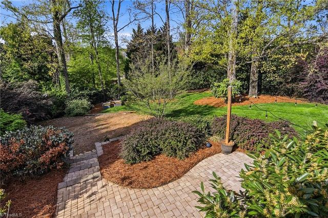 5522 Garden Park Lane, Winston-salem, NC 27106