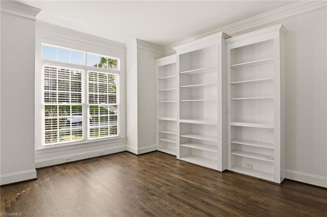 5522 Garden Park Lane, Winston-salem, NC 27106