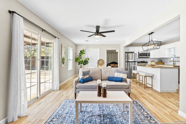 734 SUMNER, San Antonio, TX 78209