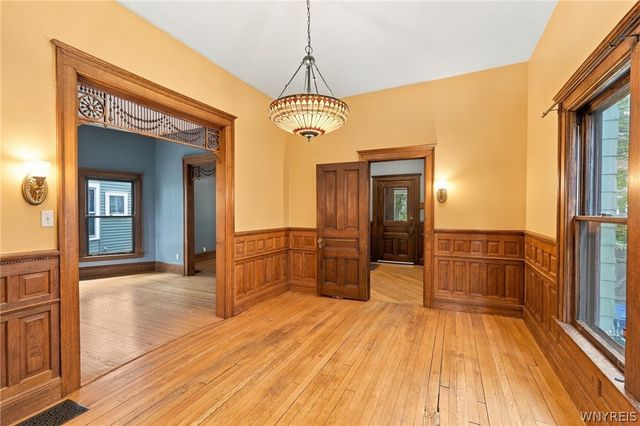 24 Saint James Place, Buffalo, NY 14222