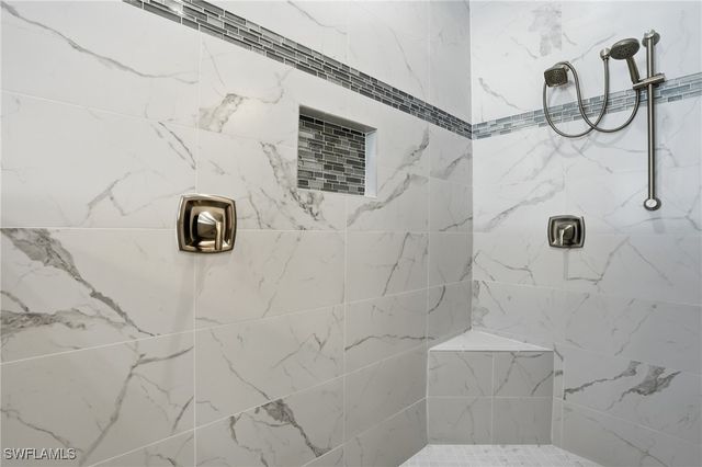 12021 Azalea WAY, Naples, FL 34120