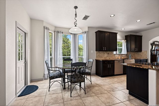 17431 Helotes Springs, Helotes, TX 78023