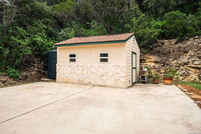 17431 Helotes Springs, Helotes, TX 78023