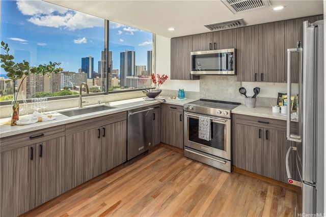 1114 Punahou Street PH3, Honolulu, HI 96826