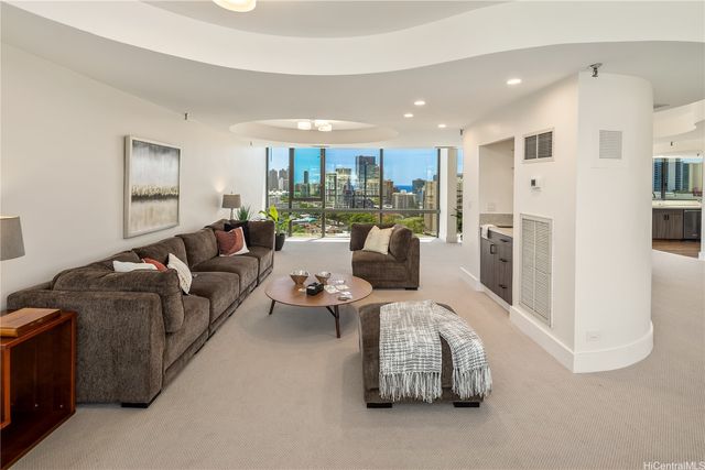 1114 Punahou Street PH3, Honolulu, HI 96826