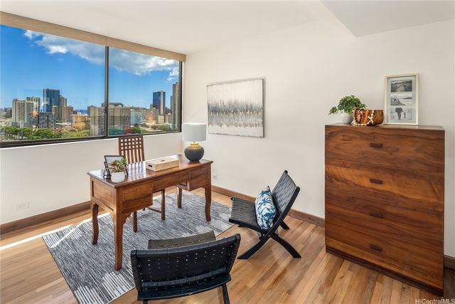 1114 Punahou Street PH3, Honolulu, HI 96826