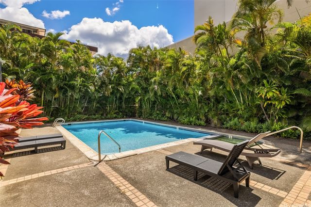 1114 Punahou Street PH3, Honolulu, HI 96826