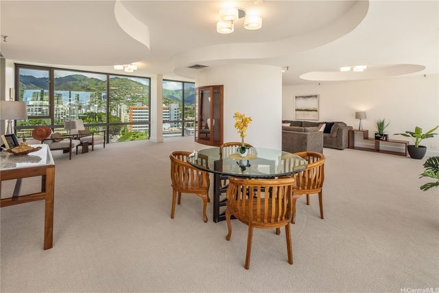 1114 Punahou Street PH3, Honolulu, HI 96826