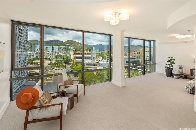 1114 Punahou Street PH3, Honolulu, HI 96826