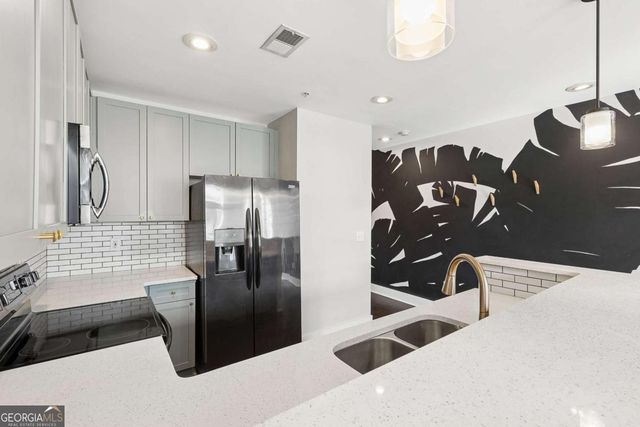 933 Garrett Street SE 304, Atlanta, GA 30316