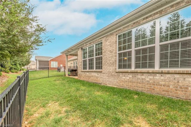 1416 Farm Ridge Road, Kernersville, NC 27284