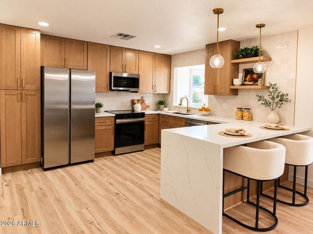 729 E HUBER Street, Mesa, AZ 85203