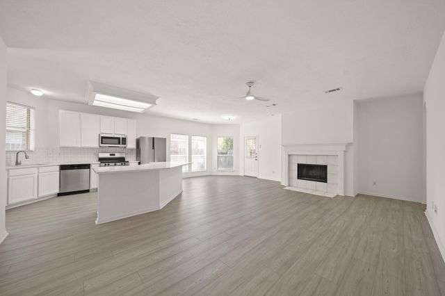 1114 Foxland Chase Street, Sugar Land, TX 77479