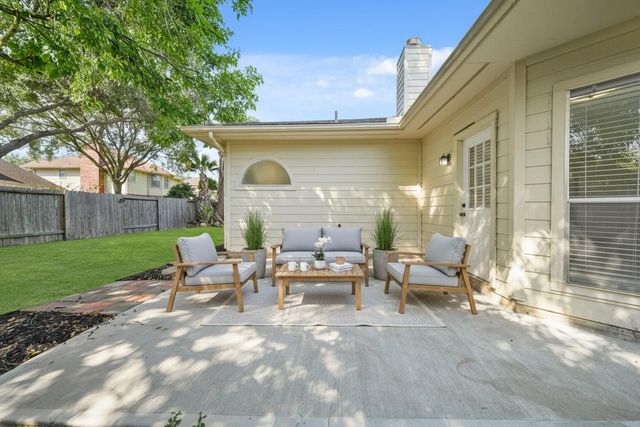 1114 Foxland Chase Street, Sugar Land, TX 77479