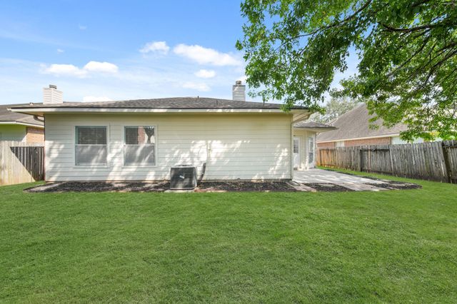 1114 Foxland Chase Street, Sugar Land, TX 77479