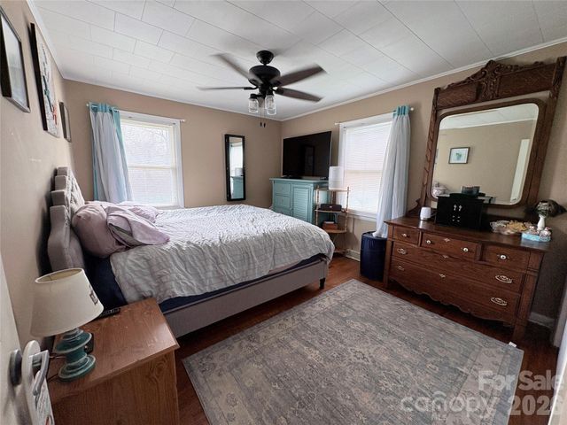 5666 US 70 Highway E, Nebo, NC 28761