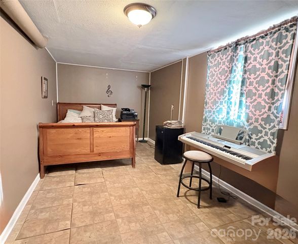 5666 US 70 Highway E, Nebo, NC 28761