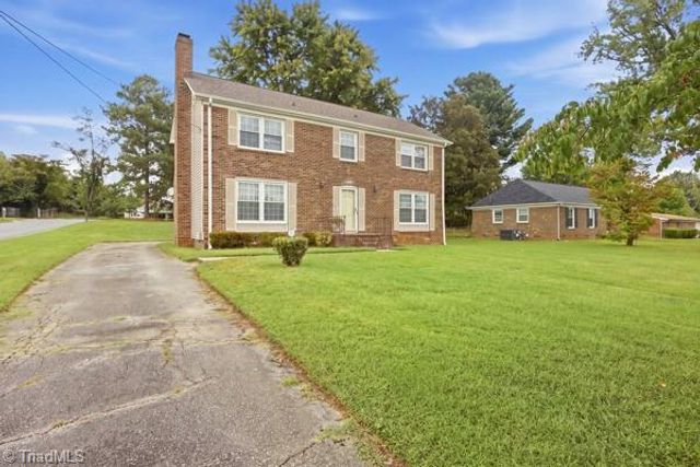 3205 Crestview Drive, High Point, NC 27260