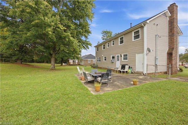 3205 Crestview Drive, High Point, NC 27260