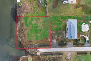 1050 N Margaret Road, Gilchrist, TX 77617