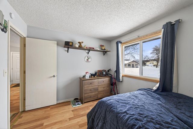 6530 83rd Court N, Brooklyn Park, MN 55445