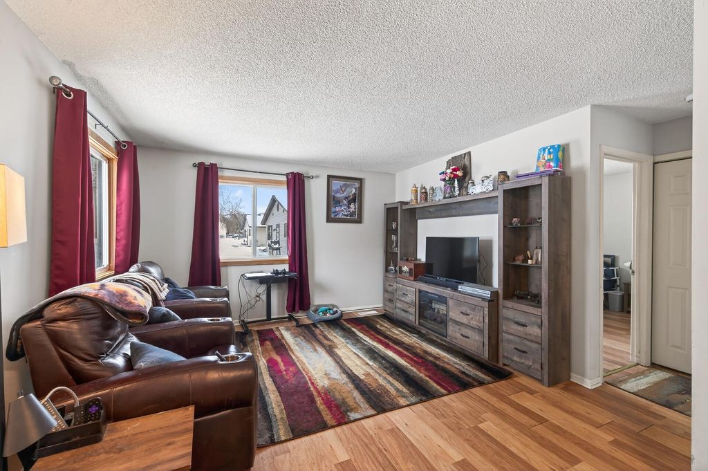 6530 83rd Court N, Brooklyn Park, MN 55445
