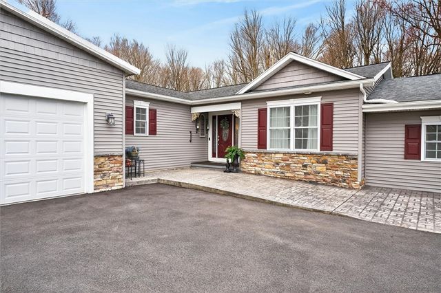 109 Ogden-Parma Tl Road, Ogden, NY 14559