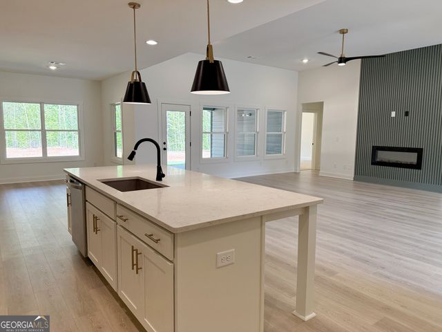 409 Flint Farms Drive, Concord, GA 30206