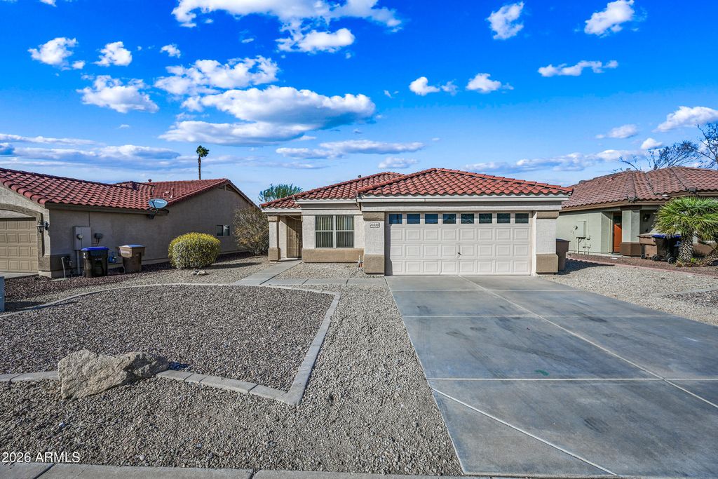 10550 W VIA DEL SOL Avenue, Peoria, AZ 85383
