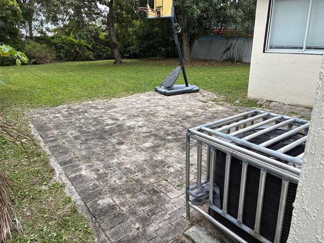 250 NW 118th St 250, Miami, FL 33168