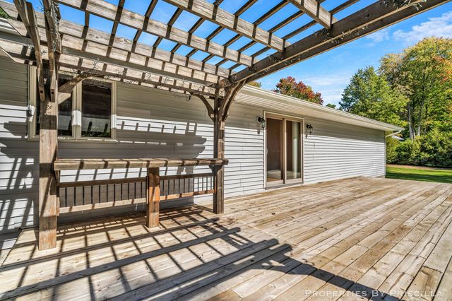 5005 Jensen Road, Fruitport, MI 49415